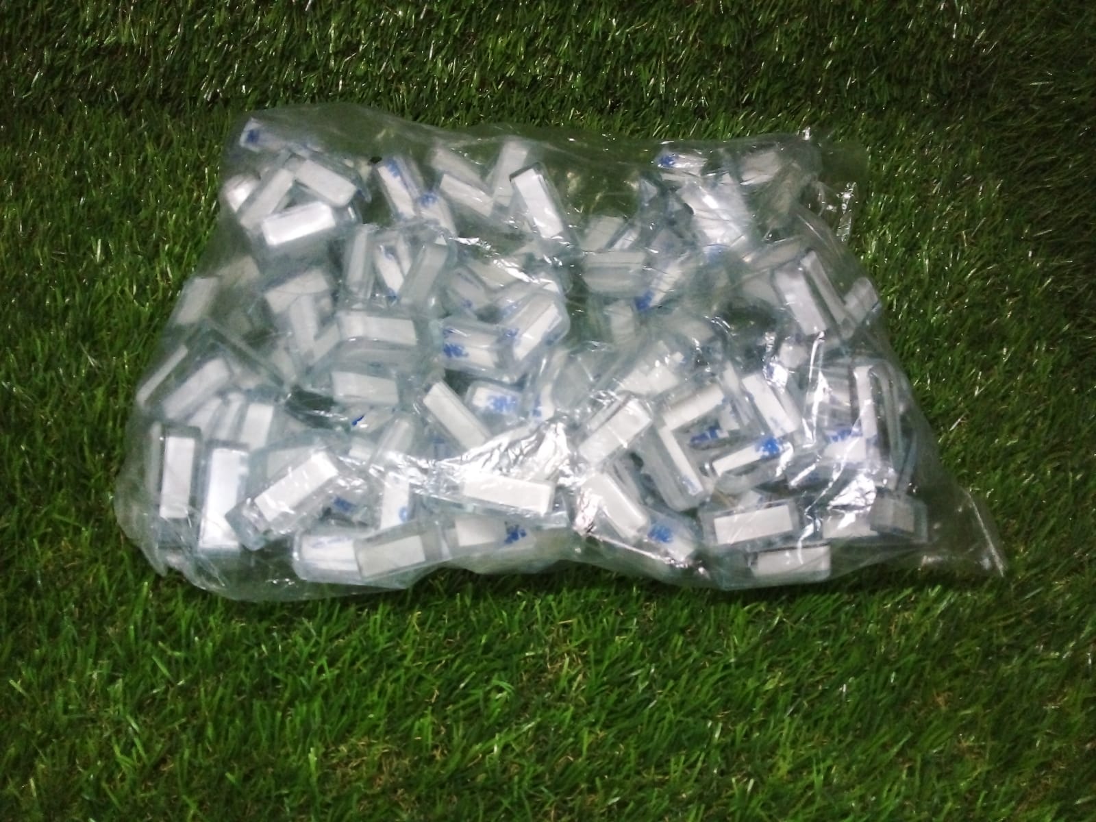 9043 Square edge protector used widely for protecting edgy materials etc. Including all material purposes. DeoDap 9043 Square edge protector used widely for protecting edgy materials etc. Including all material purposes. DeoDap